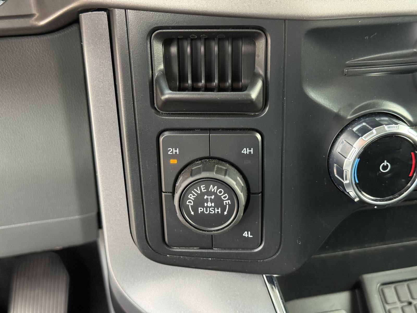 Certified 2024 Ford F150 XLT w/ Equipment Group 302A MID AWD/4WD image 27