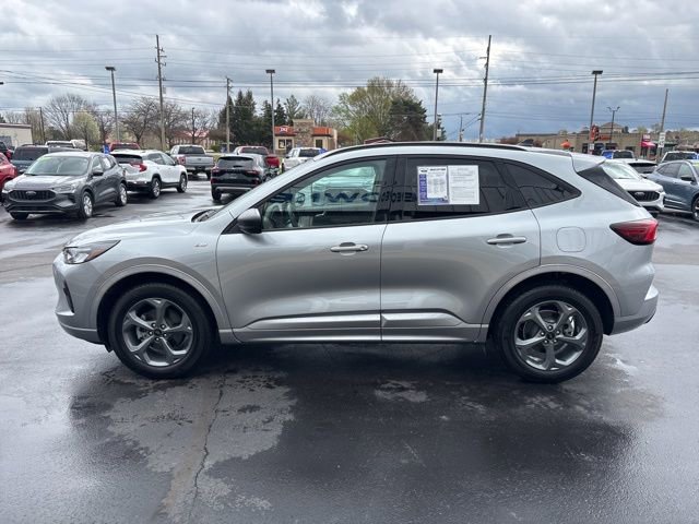 Used 2023 Ford Escape ST-Line w/ Tech Pack #1 AWD/4WD image 19