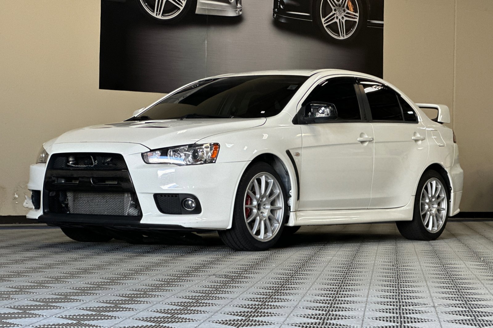 Used 2010 Mitsubishi Lancer Evolution GSR image 8