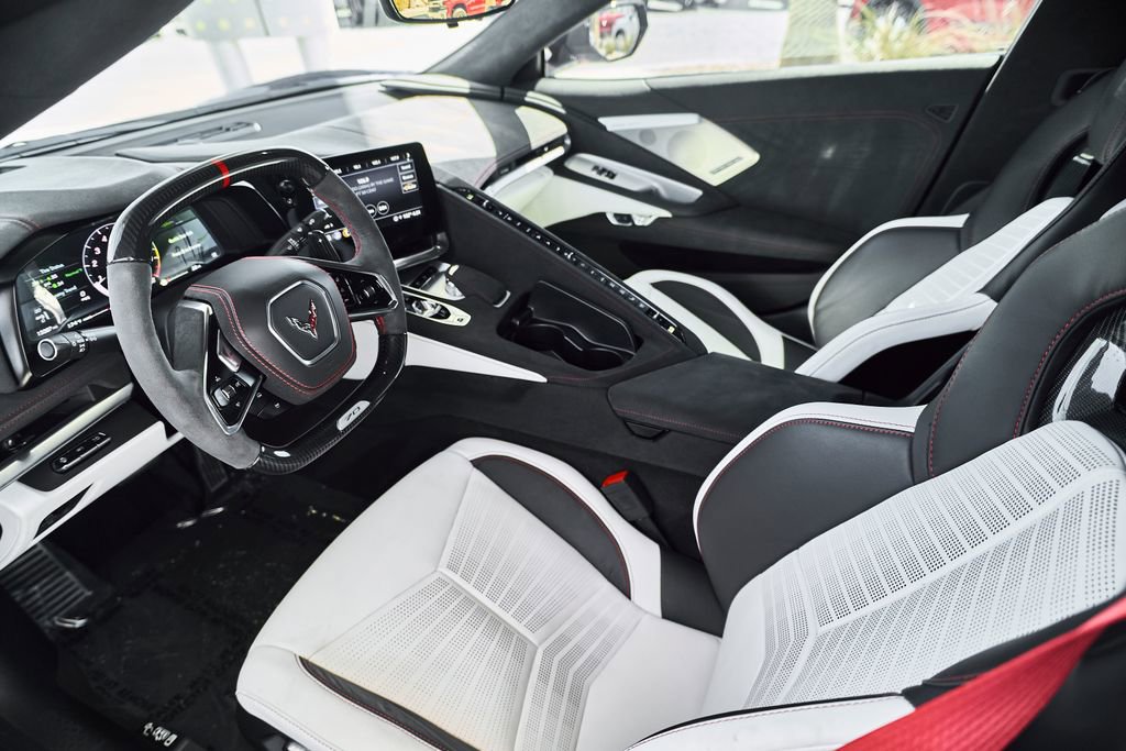 Used 2023 Chevrolet Corvette Z06 RWD image 2
