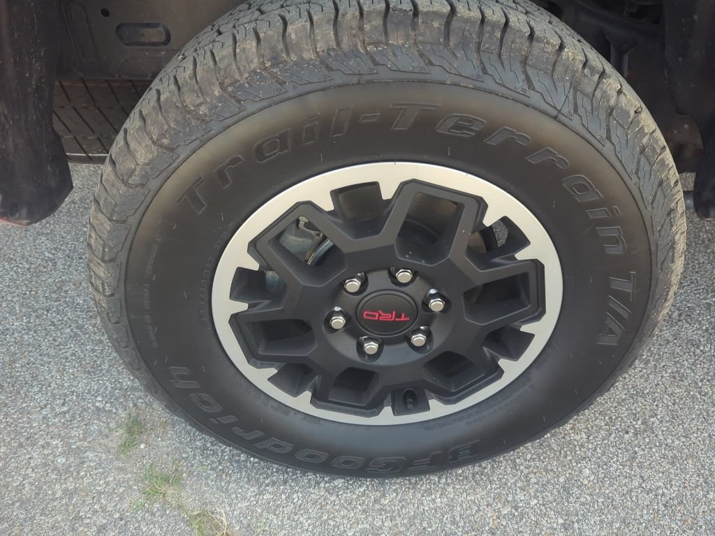 Used 2025 Toyota Tacoma TRD Off-Road AWD/4WD image 13