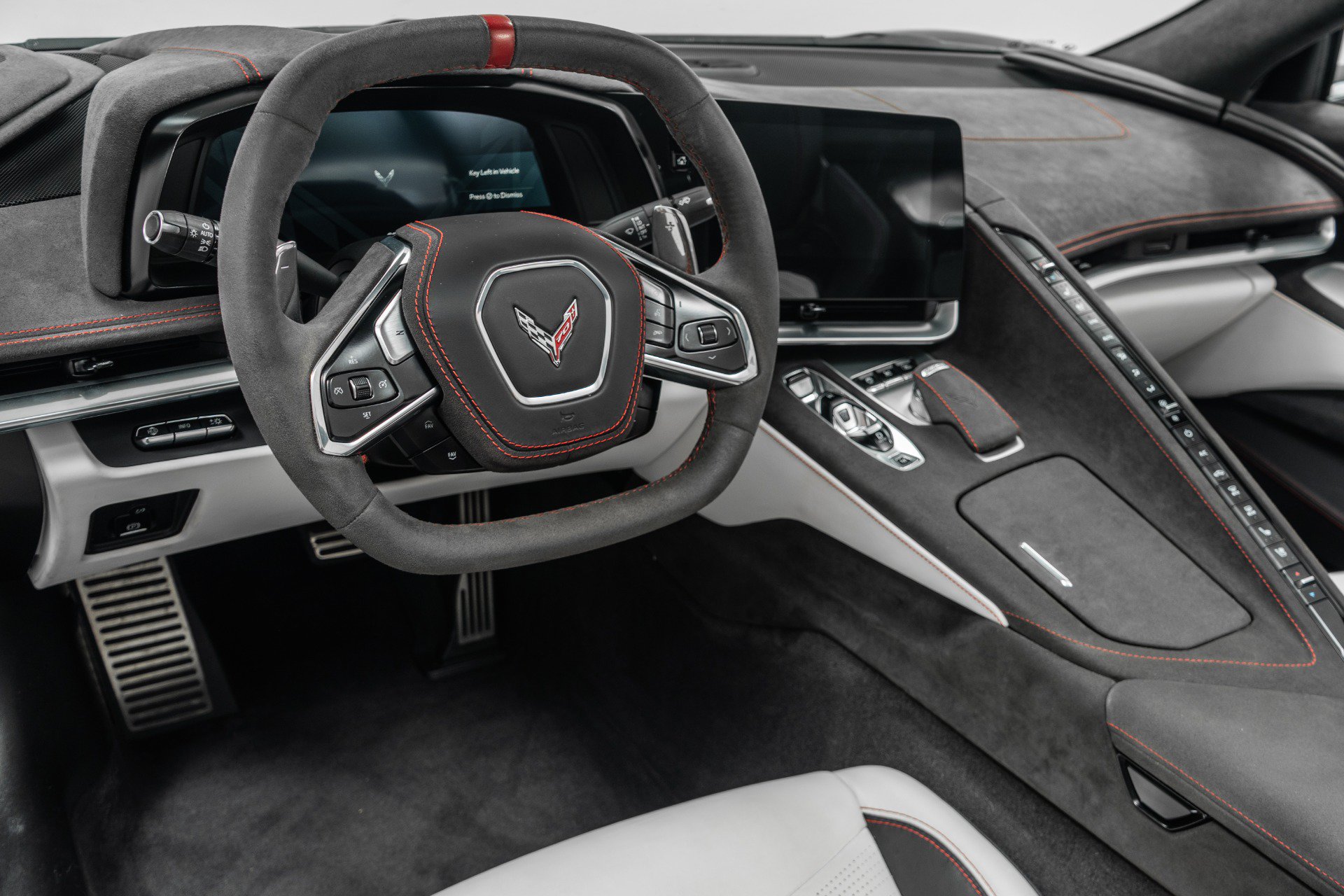 Used 2023 Chevrolet Corvette Stingray Premium Conv w/ Z51 Performance Package RWD image 13