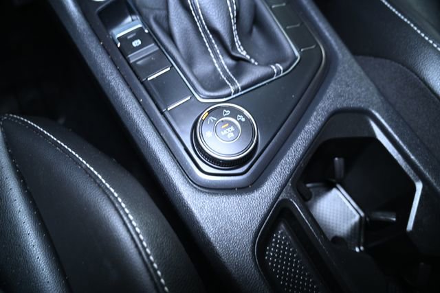 Used 2022 Volkswagen Tiguan SE image 29