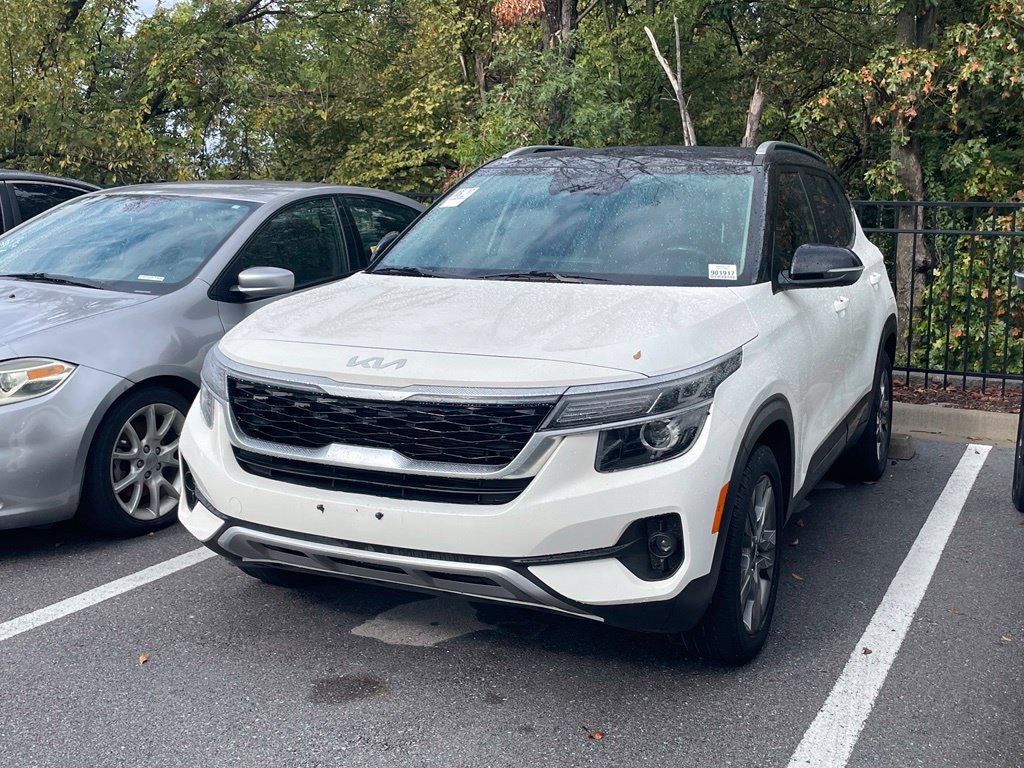Used 2023 Kia Seltos S FWD image 3