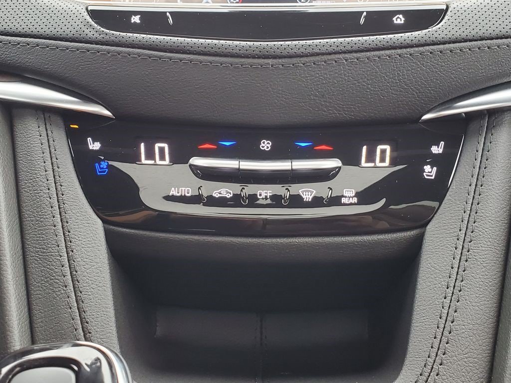 Certified 2026 Cadillac XT5 Sportv w/ LPO, Floor Liner Package AWD/4WD image 30