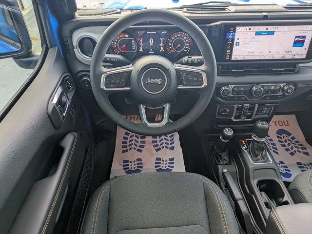 Used 2025 Jeep Wrangler Sahara image 14