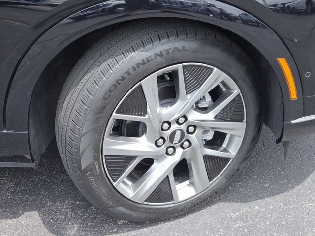 Used 2025 Cadillac Optiq Luxury 2 w/ LPO, Floor Liner Package AWD/4WD image 24