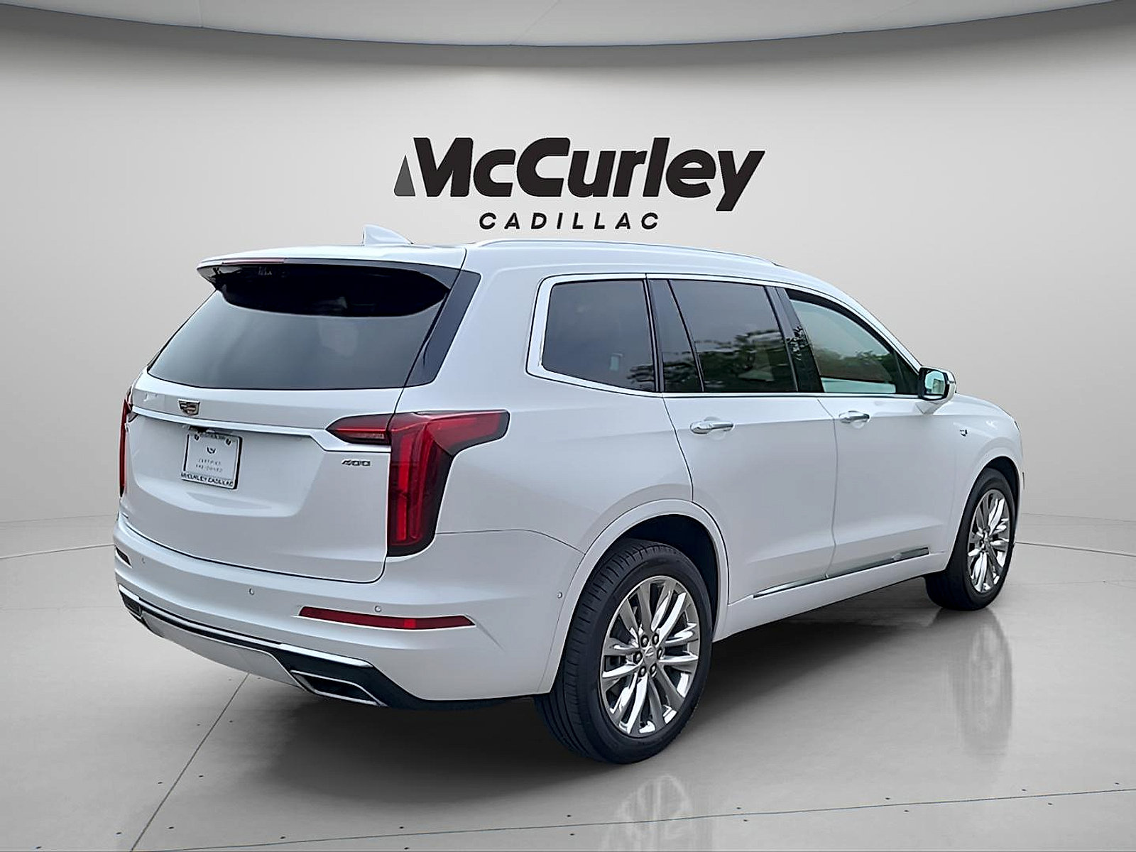 Certified 2024 Cadillac XT6 Premium Luxury w/ Technology Package AWD/4WD image 7