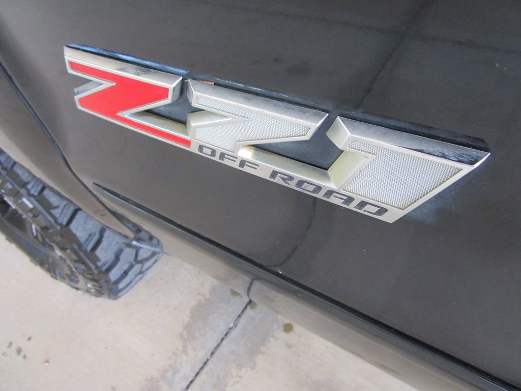 Used 2018 Chevrolet Silverado 1500 LTZ Z71 w/ Midnight Edition image 17