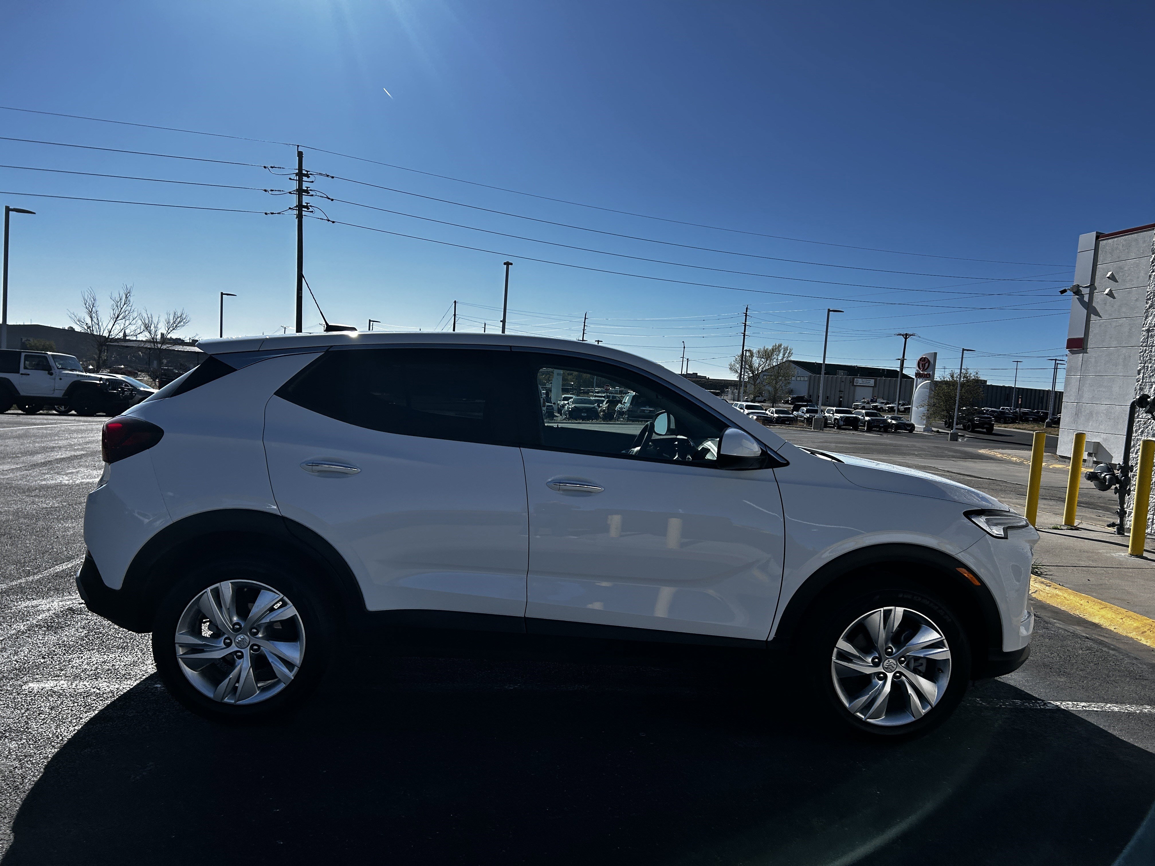 Used 2025 Buick Encore GX Preferred AWD/4WD image 6