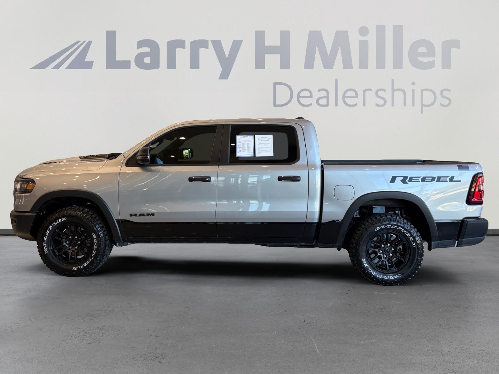 Used 2025 RAM 1500 Rebel w/ Rebel Level 1 Equipment Group AWD/4WD image 2