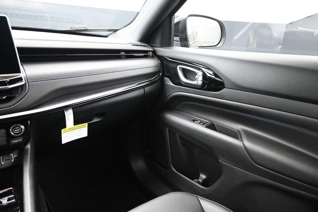 New 2026 Jeep Compass Latitude AWD/4WD image 6