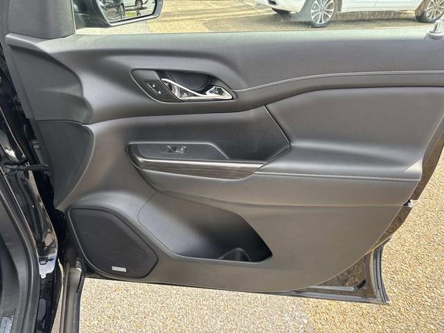 Used 2023 GMC Acadia SLT w/ Elevation Edition image 17