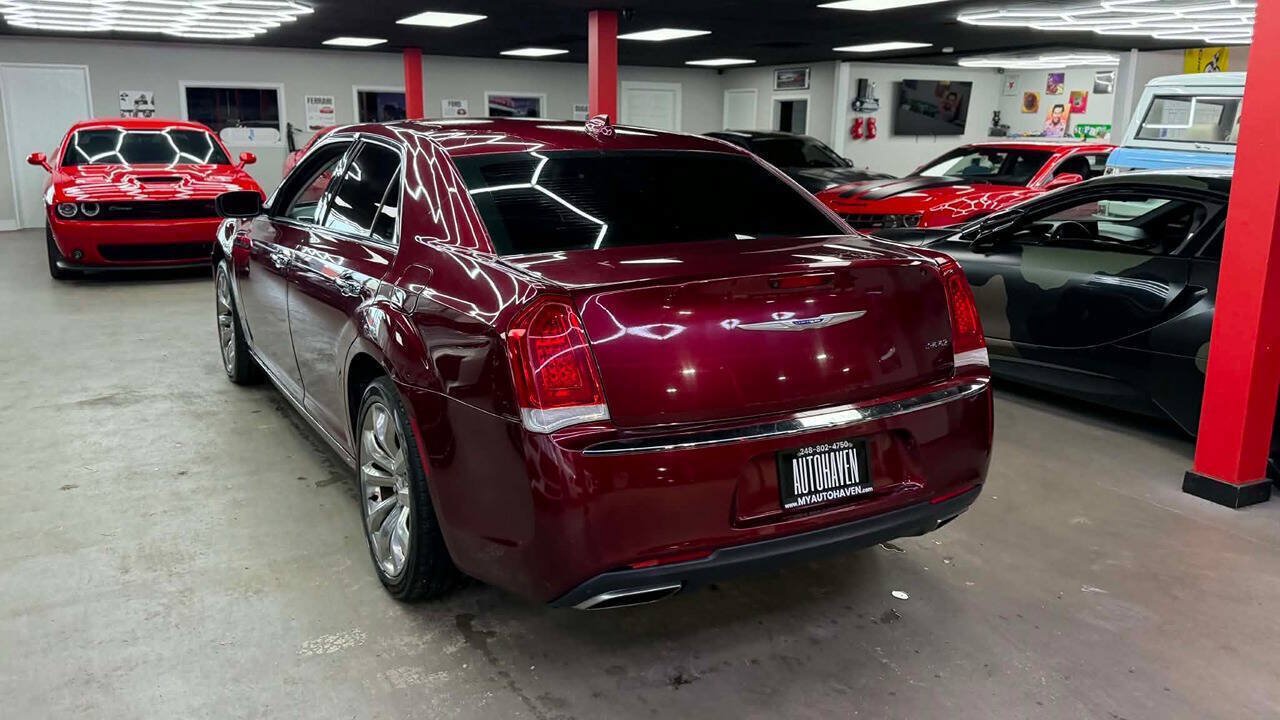 Used 2018 Chrysler 300 Limited RWD image 7