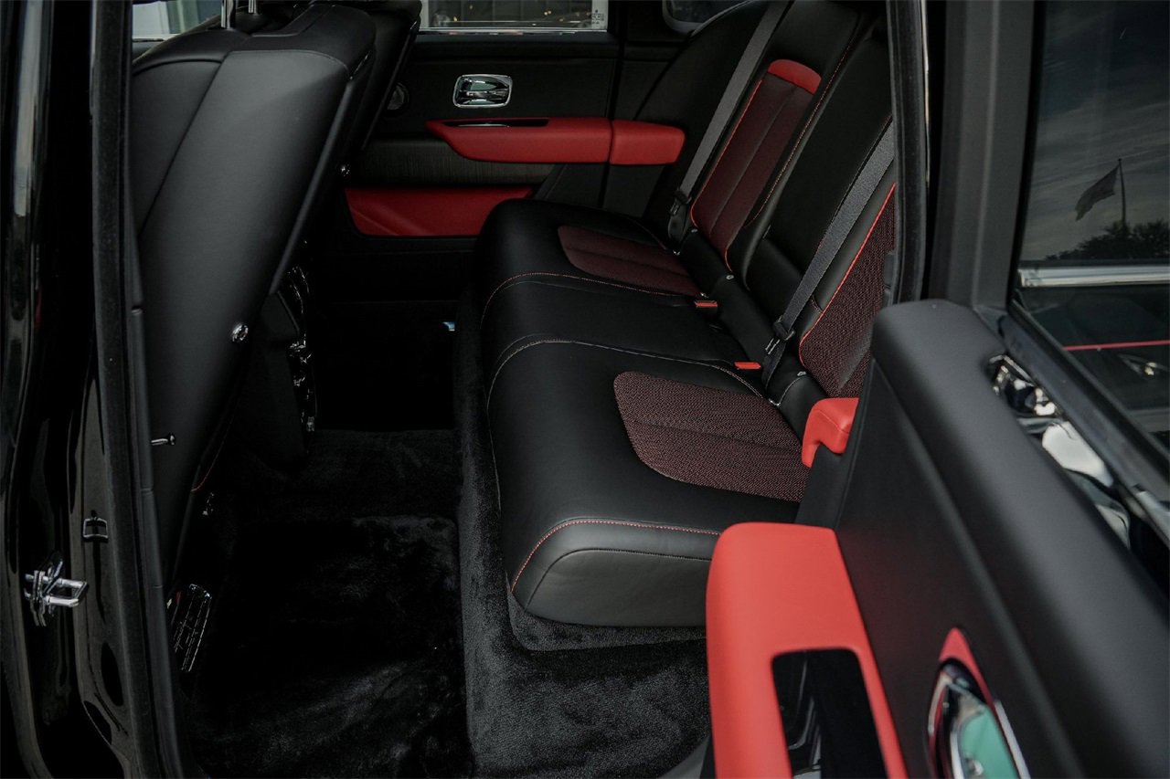 New 2026 Rolls-Royce Cullinan image 41