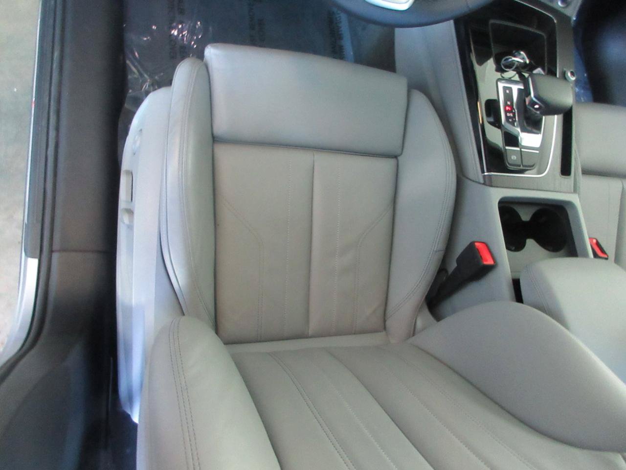 Used 2024 Audi Q5 2.0T Premium Plus w/ Premium Plus Package AWD/4WD image 11