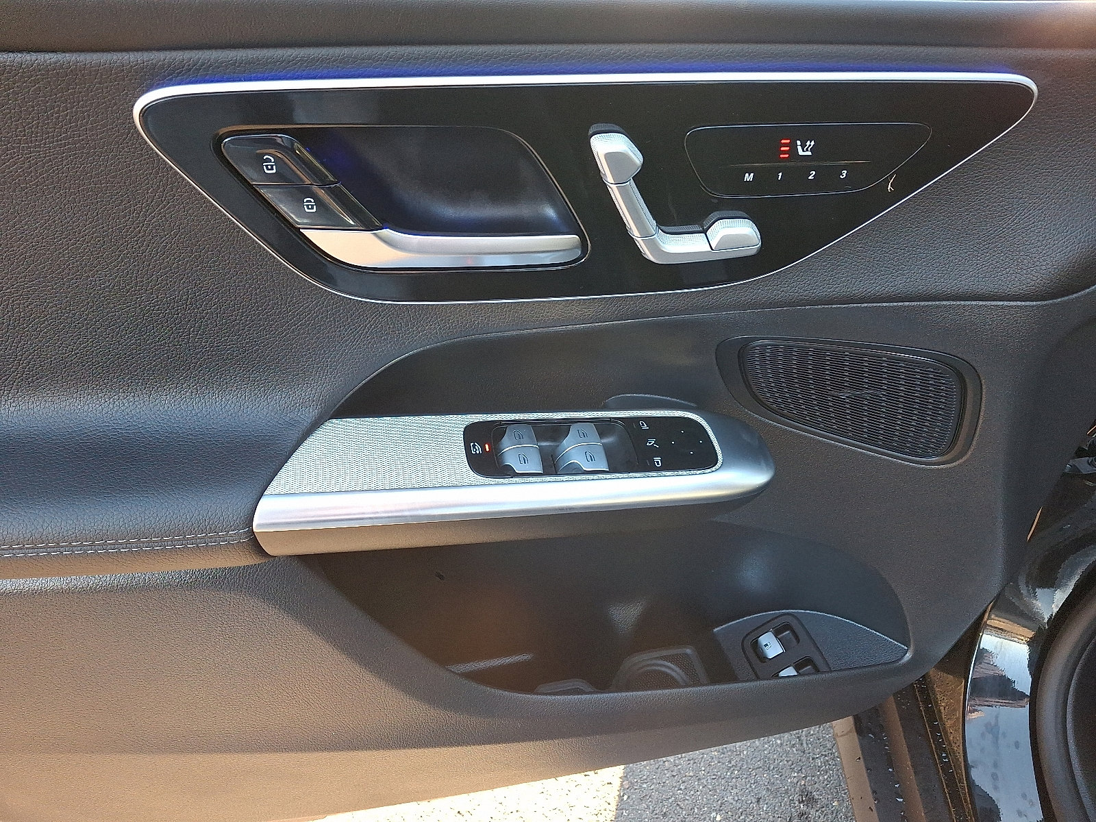 Certified 2025 Mercedes-Benz GLC 350e 4MATIC image 12