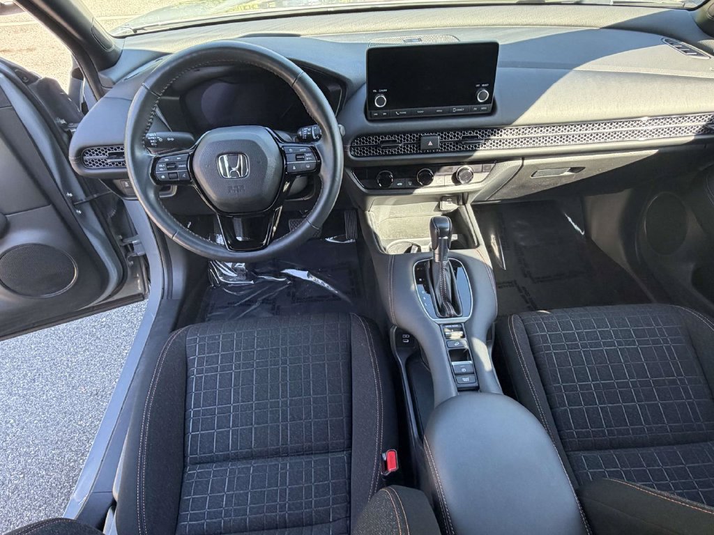 Used 2024 Honda HR-V Sport image 16