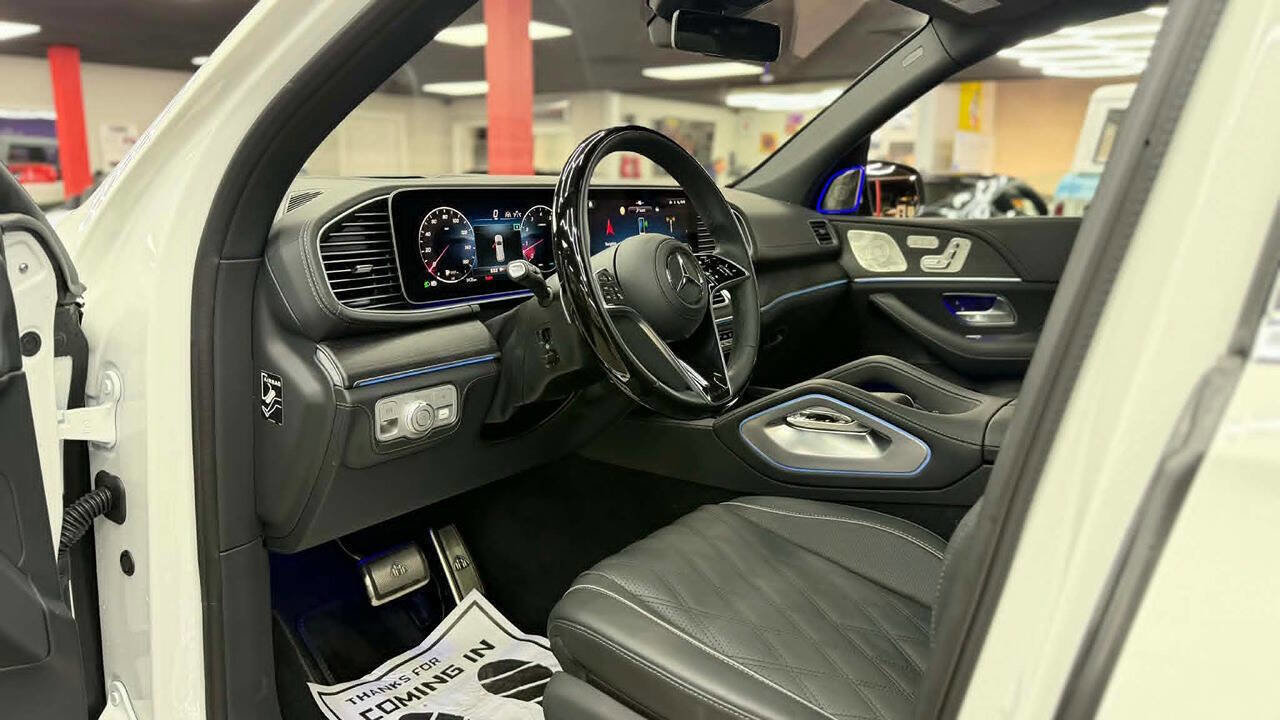 Used 2026 Mercedes-Benz Maybach GLS 600 4MATIC image 14