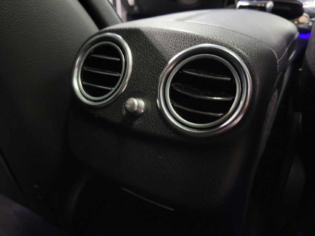 Used 2017 Mercedes-Benz E 300 image 34