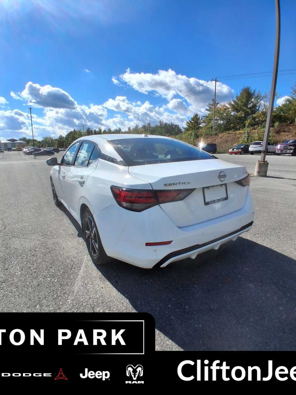 Used 2024 Nissan Sentra SV FWD image 8