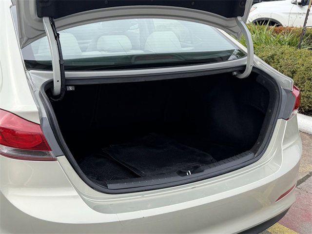 Used 2017 Hyundai Elantra SE image 22