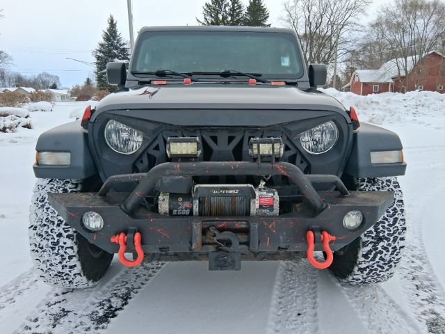 Used 2018 Jeep Wrangler Unlimited Sport image 2