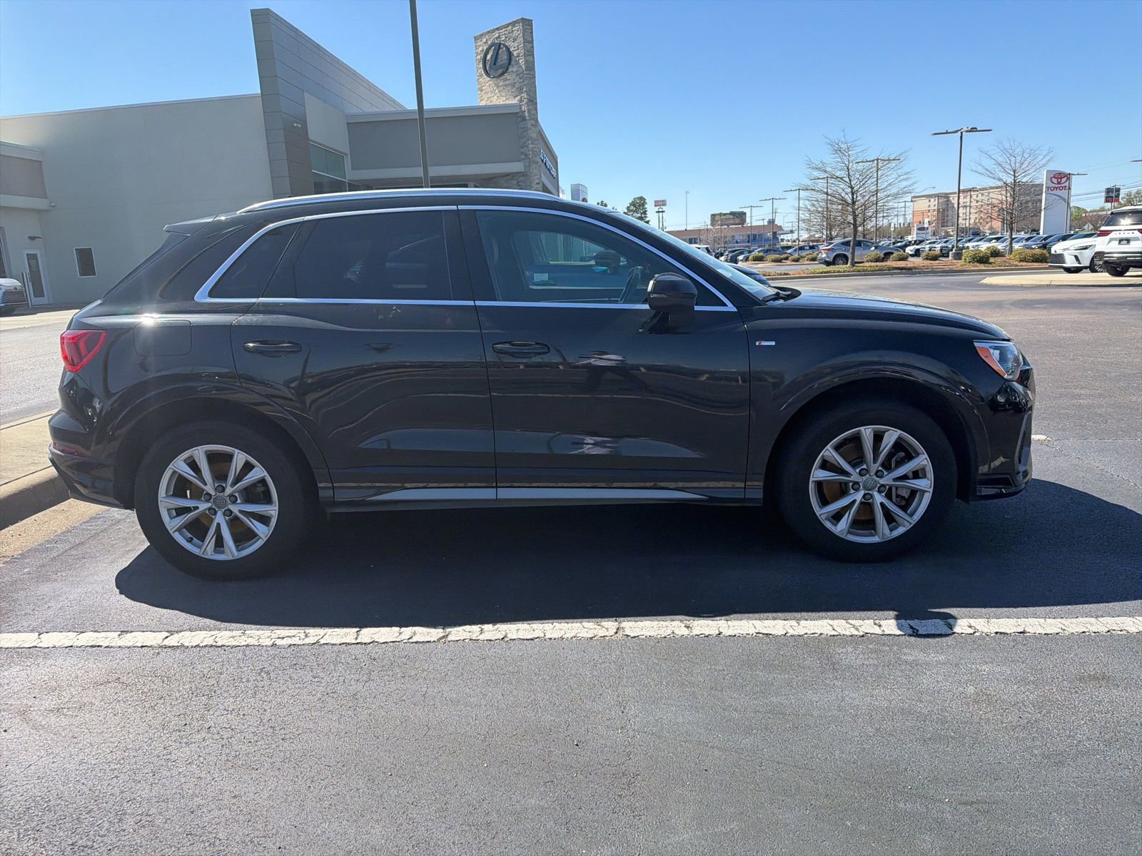 Used 2021 Audi Q3 2.0T Premium image 4