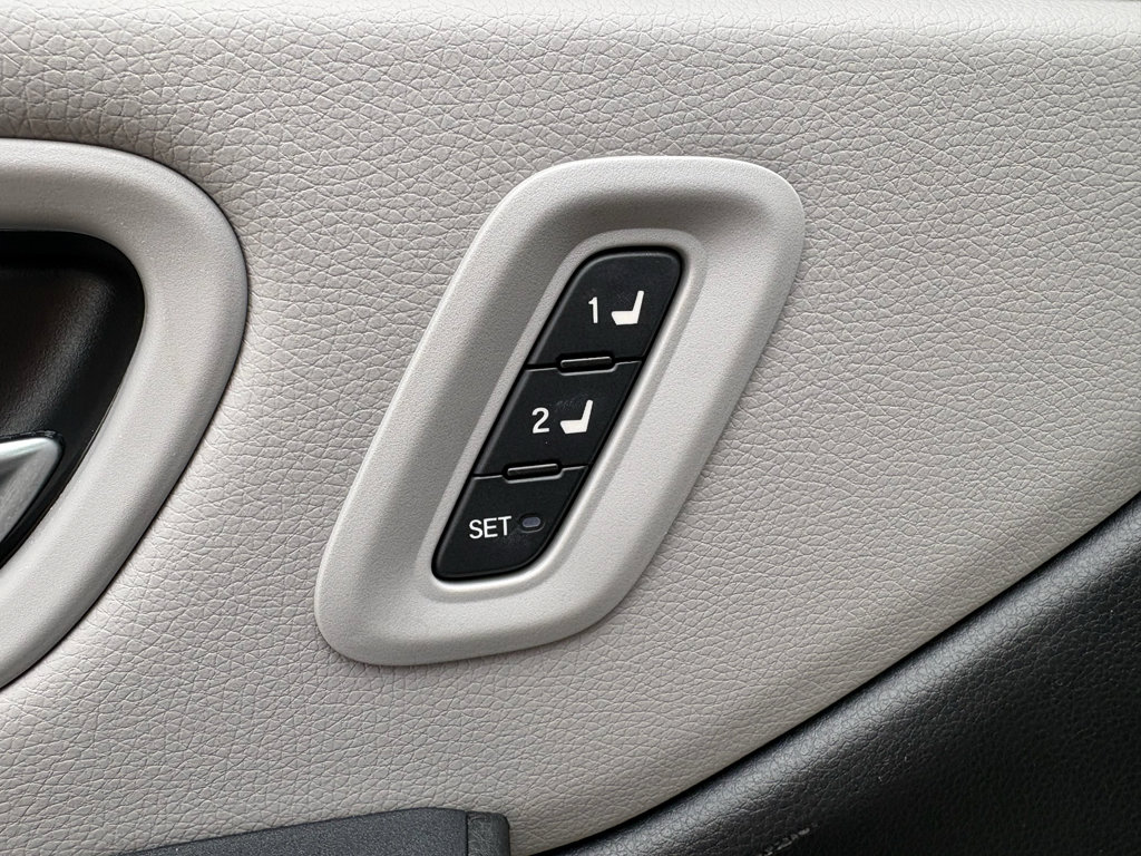 Certified 2023 Honda Pilot Touring image 11