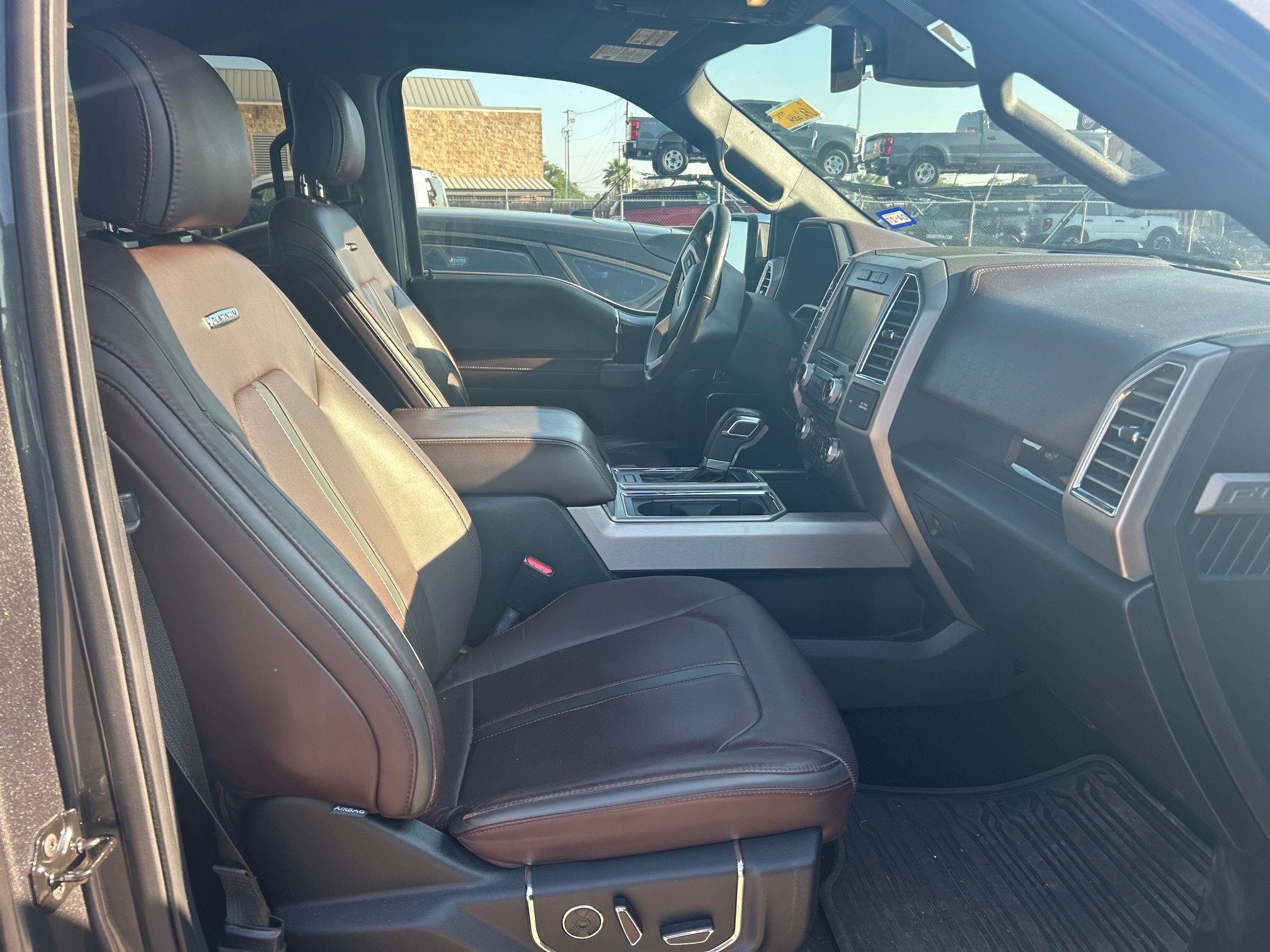Used 2015 Ford F150 Platinum w/ Equipment Group 701A Luxury AWD/4WD image 17
