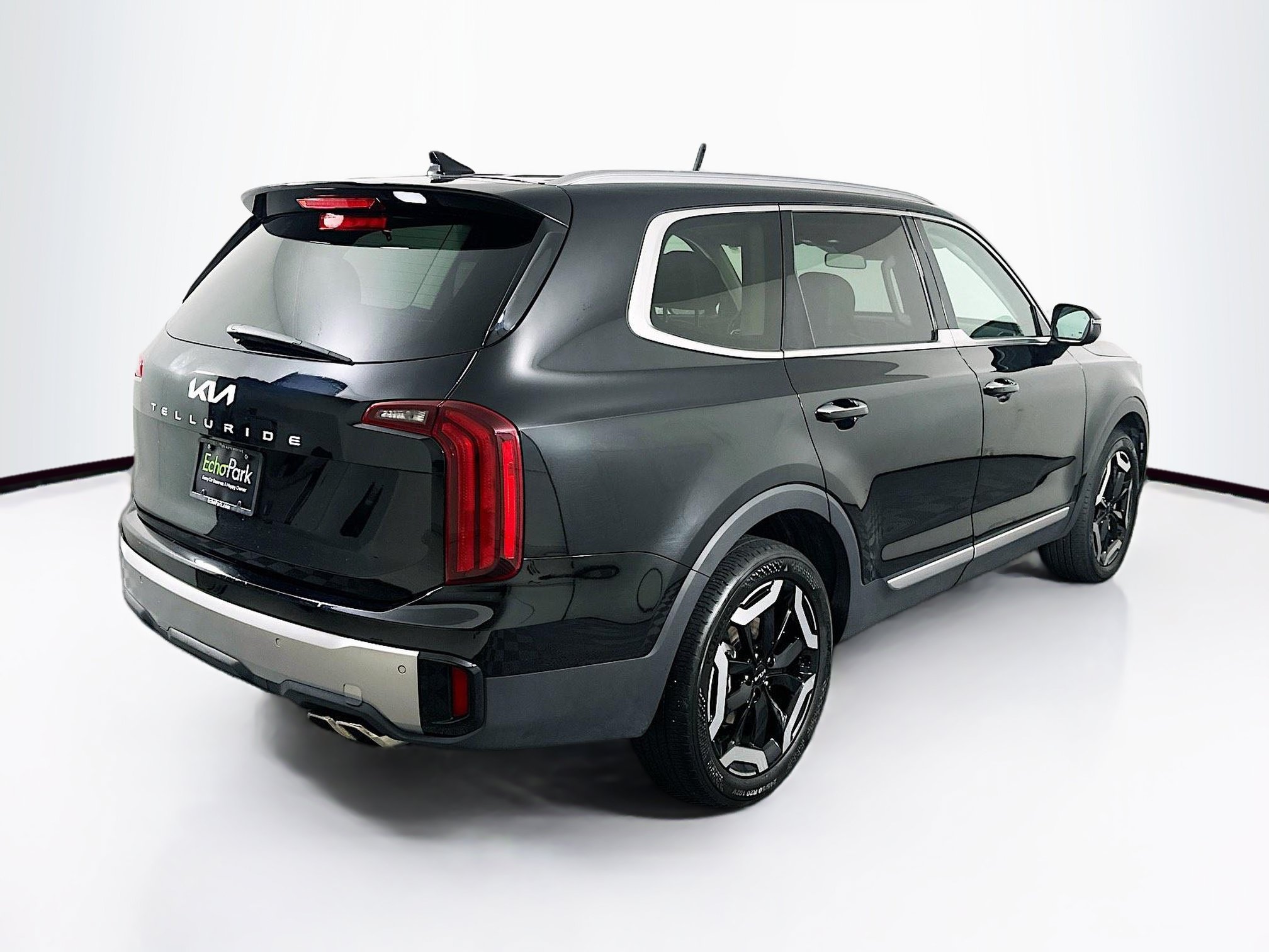 Used 2025 Kia Telluride S FWD image 9