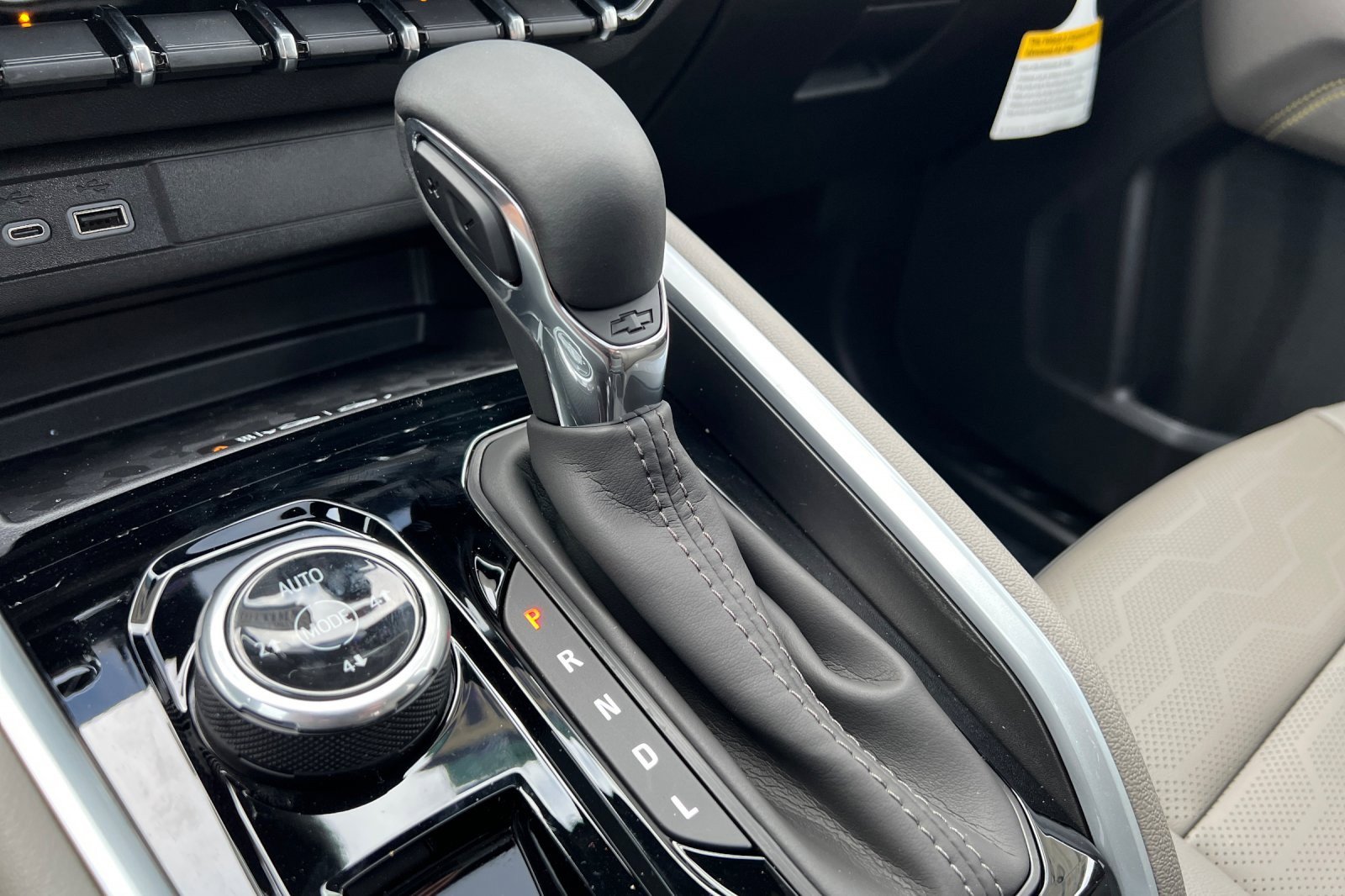 New 2025 Chevrolet Colorado ZR2 w/ Technology Package image 18