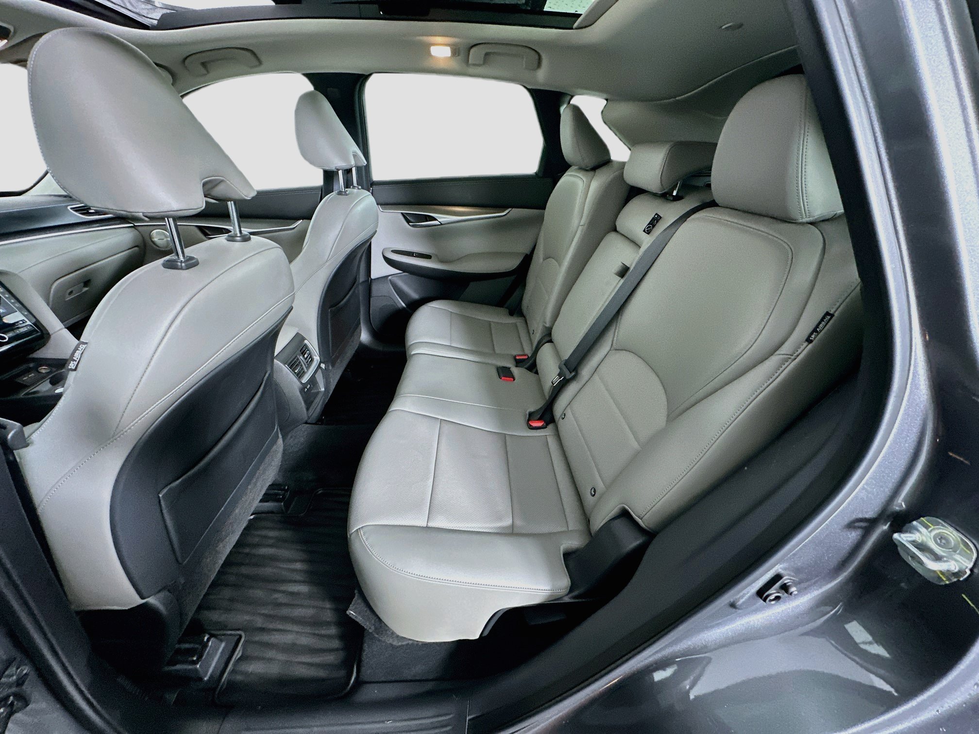 Used 2023 INFINITI QX50 Luxe w/ Accent Package AWD/4WD image 29