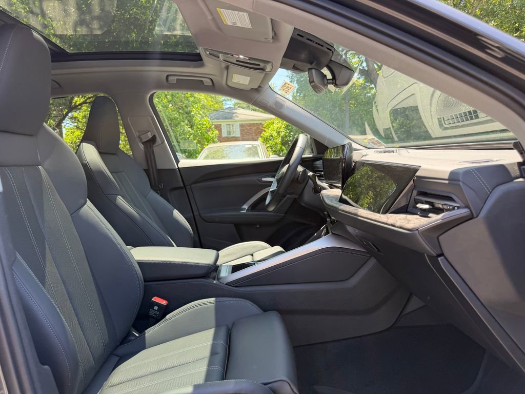 Used 2025 Audi Q5 Premium Plus w/ Premium Plus AWD/4WD image 19