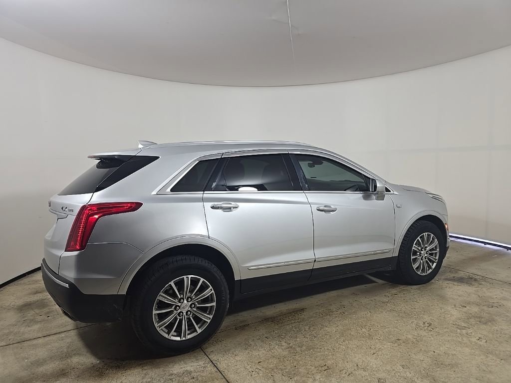 Used 2018 Cadillac XT5 Luxury w/ Driver Awareness Package image 6