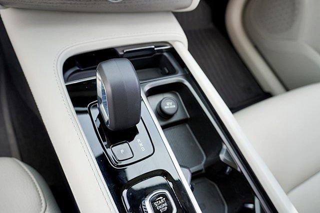 Used 2025 Volvo XC90 B6 Plus w/ Protection Package Premier image 30