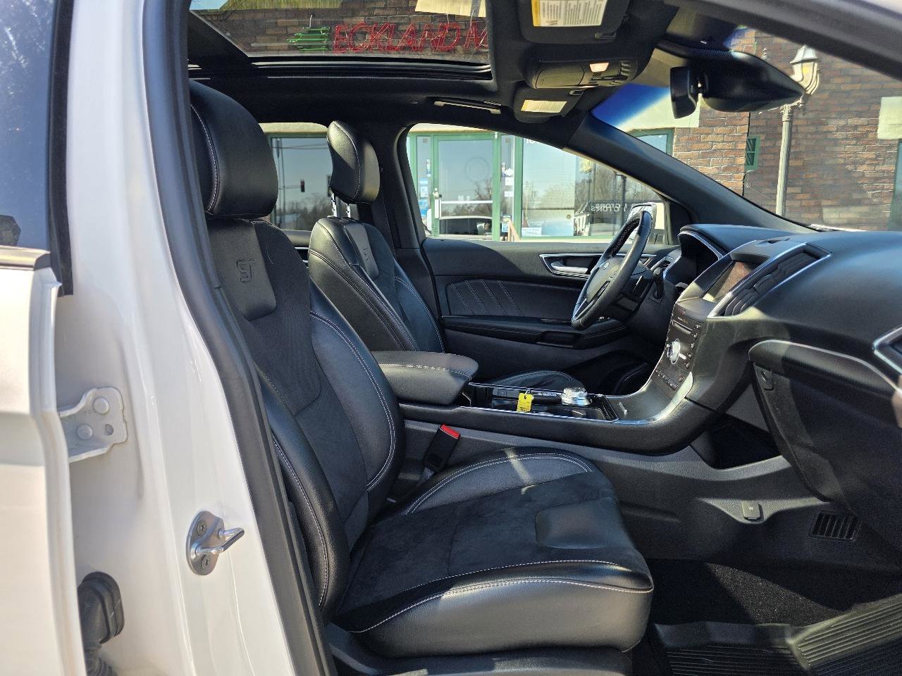 Used 2019 Ford Edge ST w/ Cold Weather Package image 16