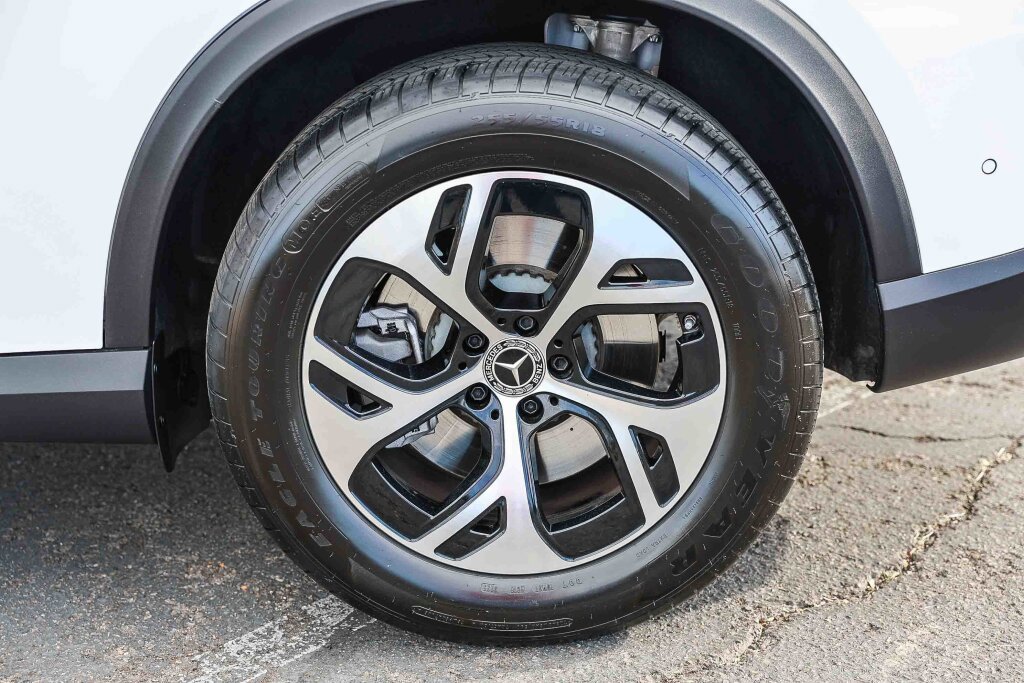 Used 2025 Mercedes-Benz GLC 350e 4MATIC image 26