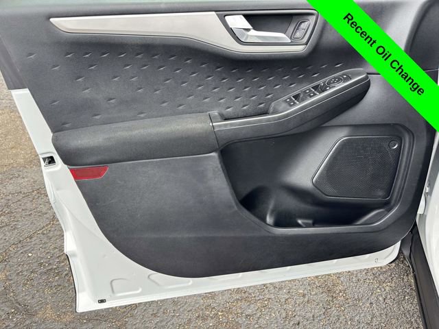 Used 2020 Ford Escape SE image 9