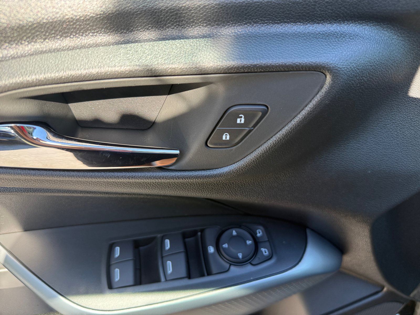 New 2026 Chevrolet Trax RS FWD image 16