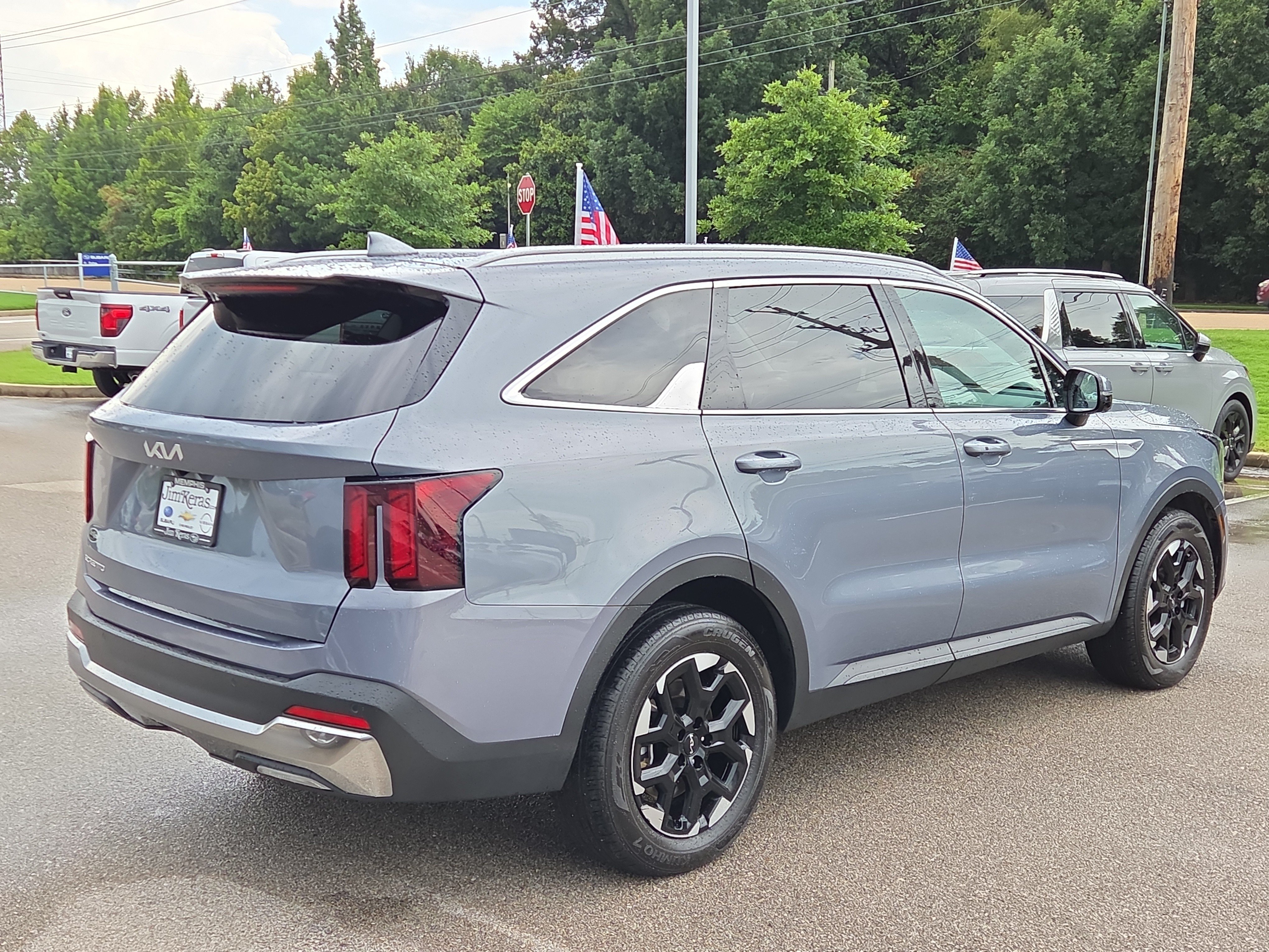 Used 2024 Kia Sorento S w/ Panoramic Sunroof Package FWD image 3