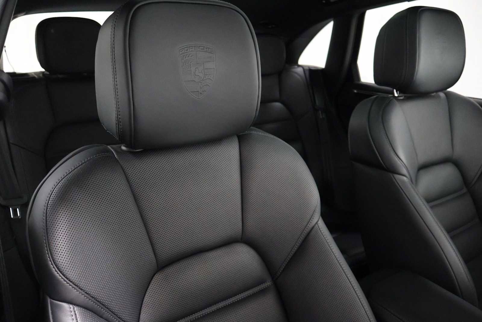 Used 2026 Porsche Macan AWD/4WD image 22