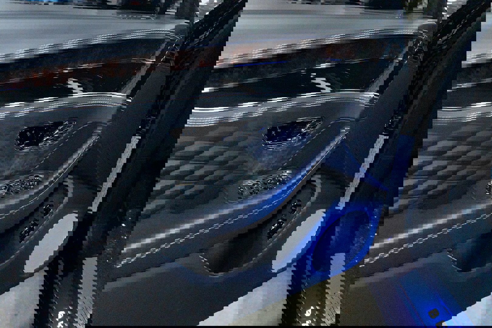 Used 2021 Bentley Flying Spur V8 image 20