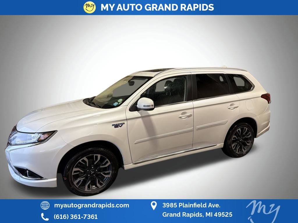 Used 2018 Mitsubishi Outlander SEL image 56