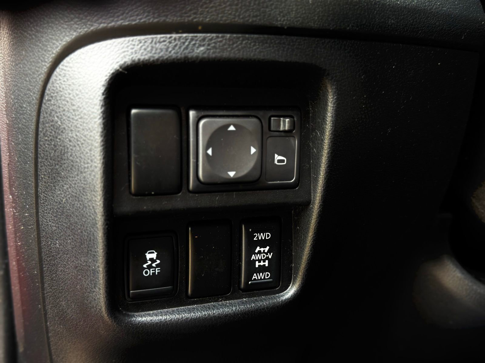 Used 2014 Nissan Juke SV w/ Navigation Package AWD/4WD image 27