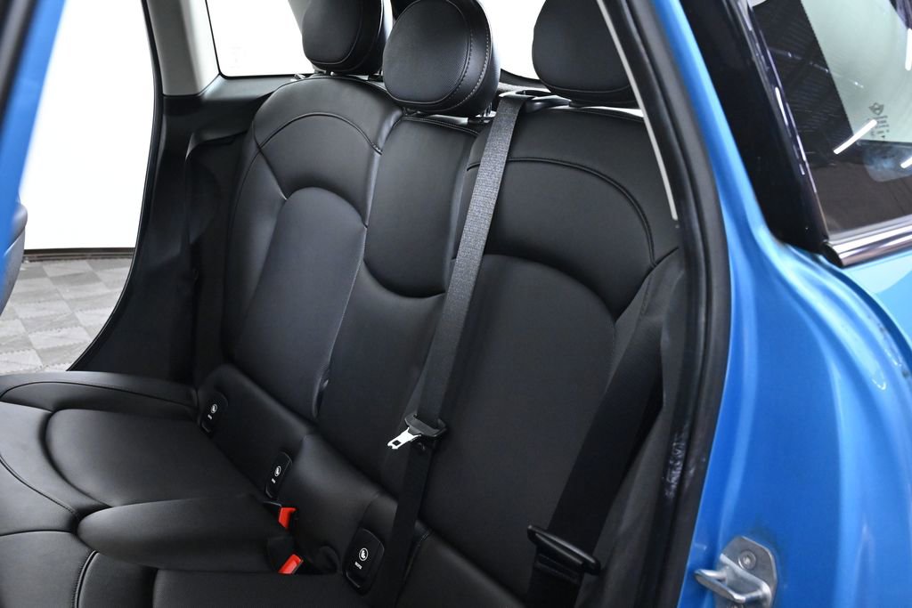 Used 2019 MINI Cooper 4-Door Hardtop w/ Signature Upholstery Package image 24