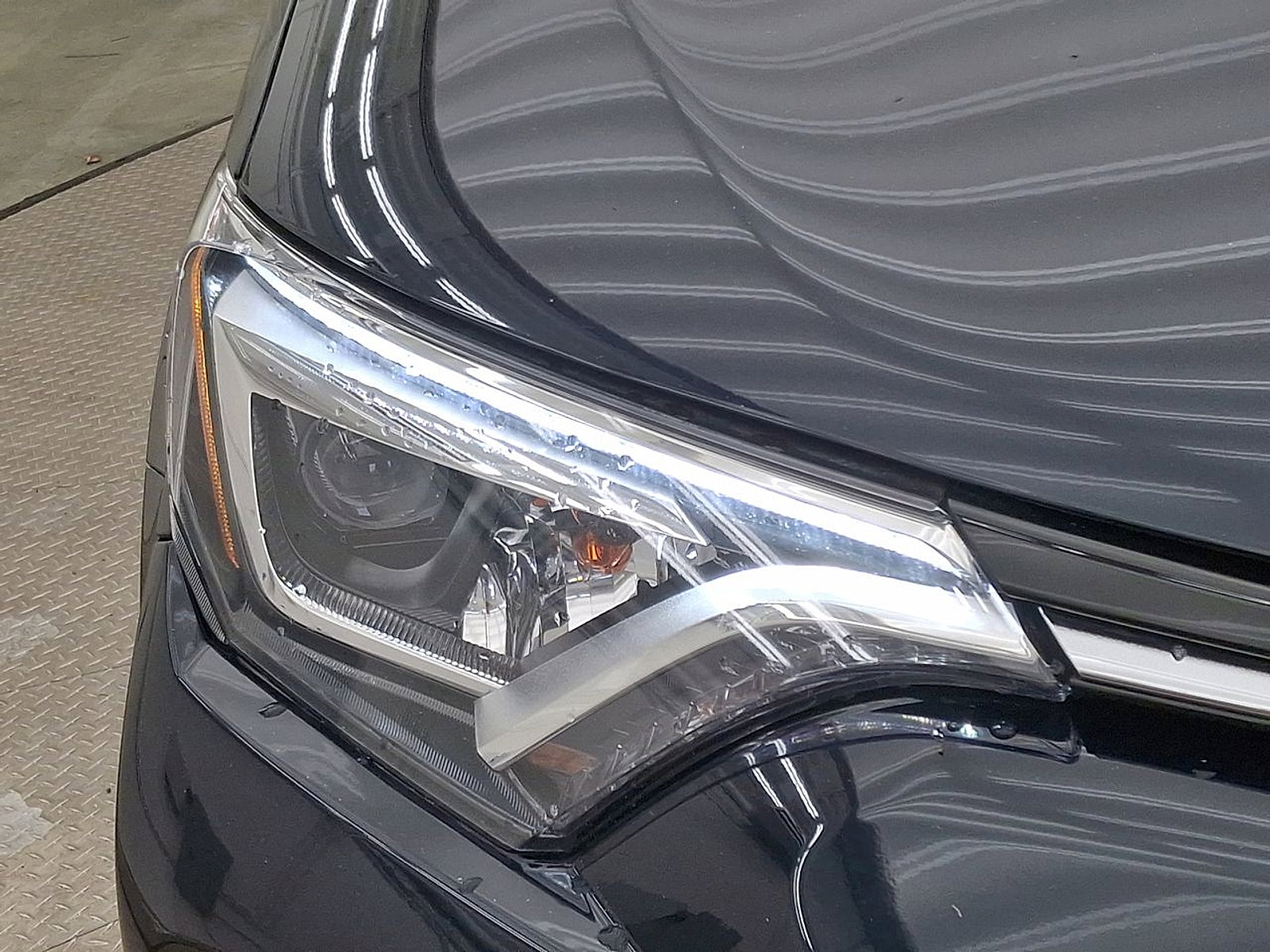 Certified 2018 Toyota RAV4 Limited image 28