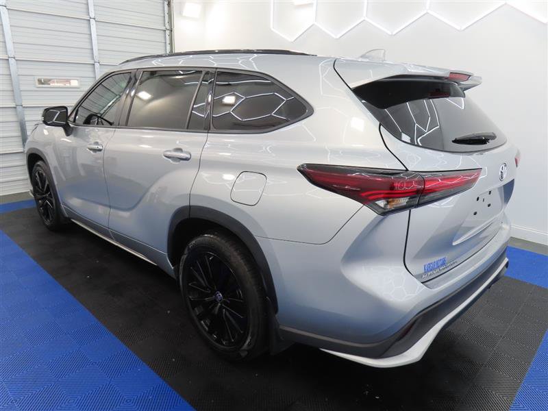 Used 2024 Toyota Highlander XSE FWD image 6