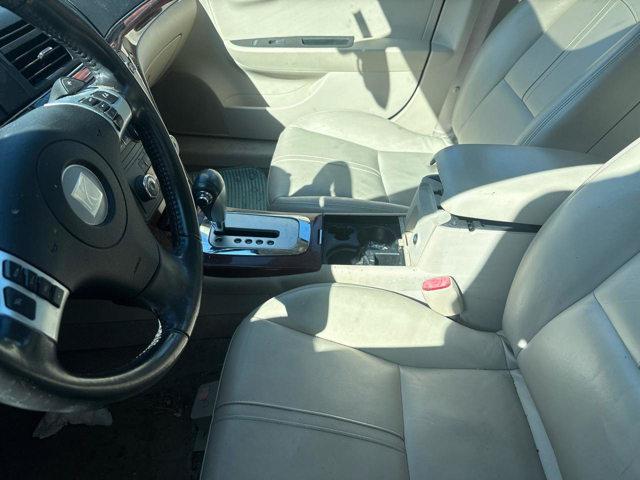 Used 2009 Saturn Aura XR w/ Enhanced Convenience Package FWD image 2