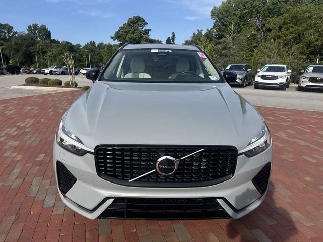 Used 2025 Volvo XC60 B5 Core w/ Protection Package Premier AWD/4WD image 26